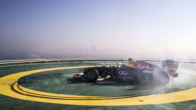 F1开上了迪拜七星级酒店的停机坪